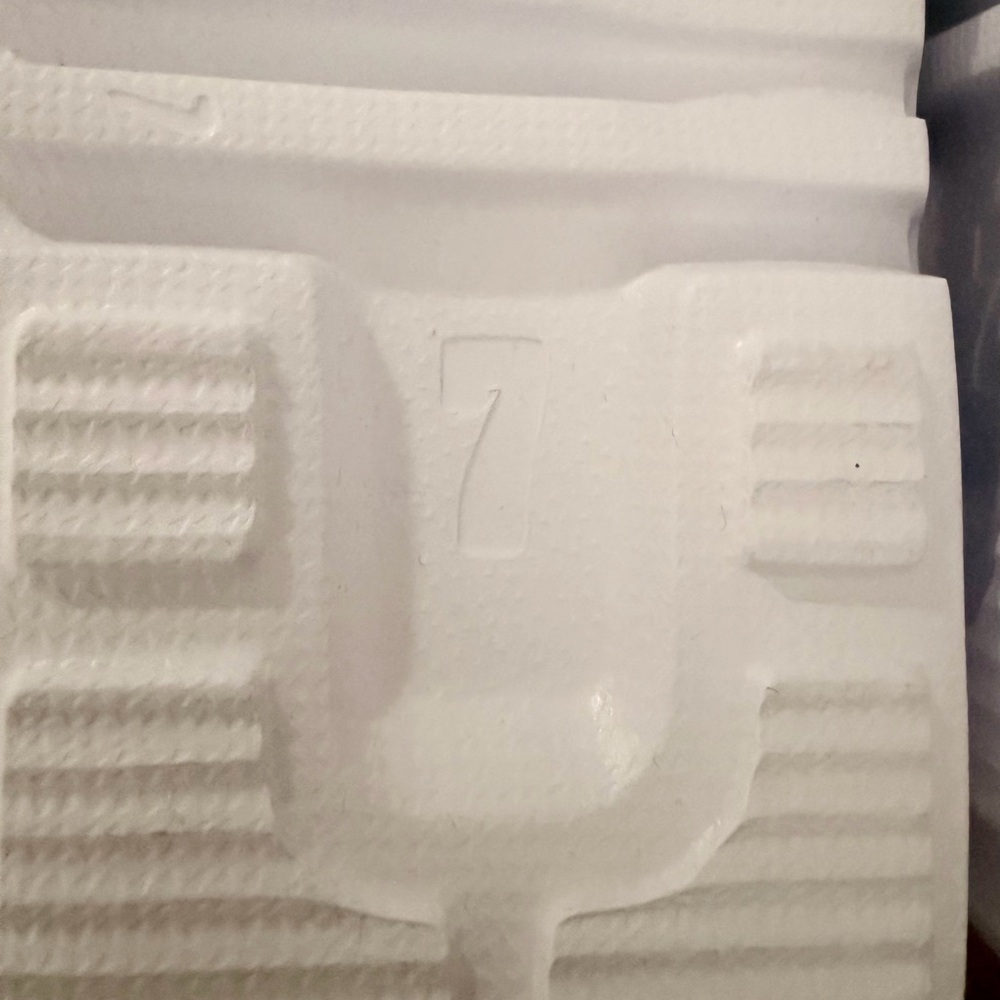 Nike Kids Black and White Adjustable Strap Sandals - Picture 5 of 6
